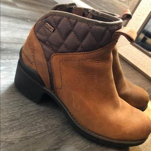 Merrell Oak Booties // women’s size 6